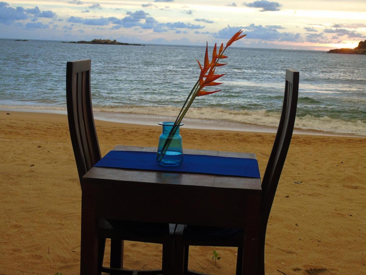 Banana Beach Unawatuna Buitenkant foto