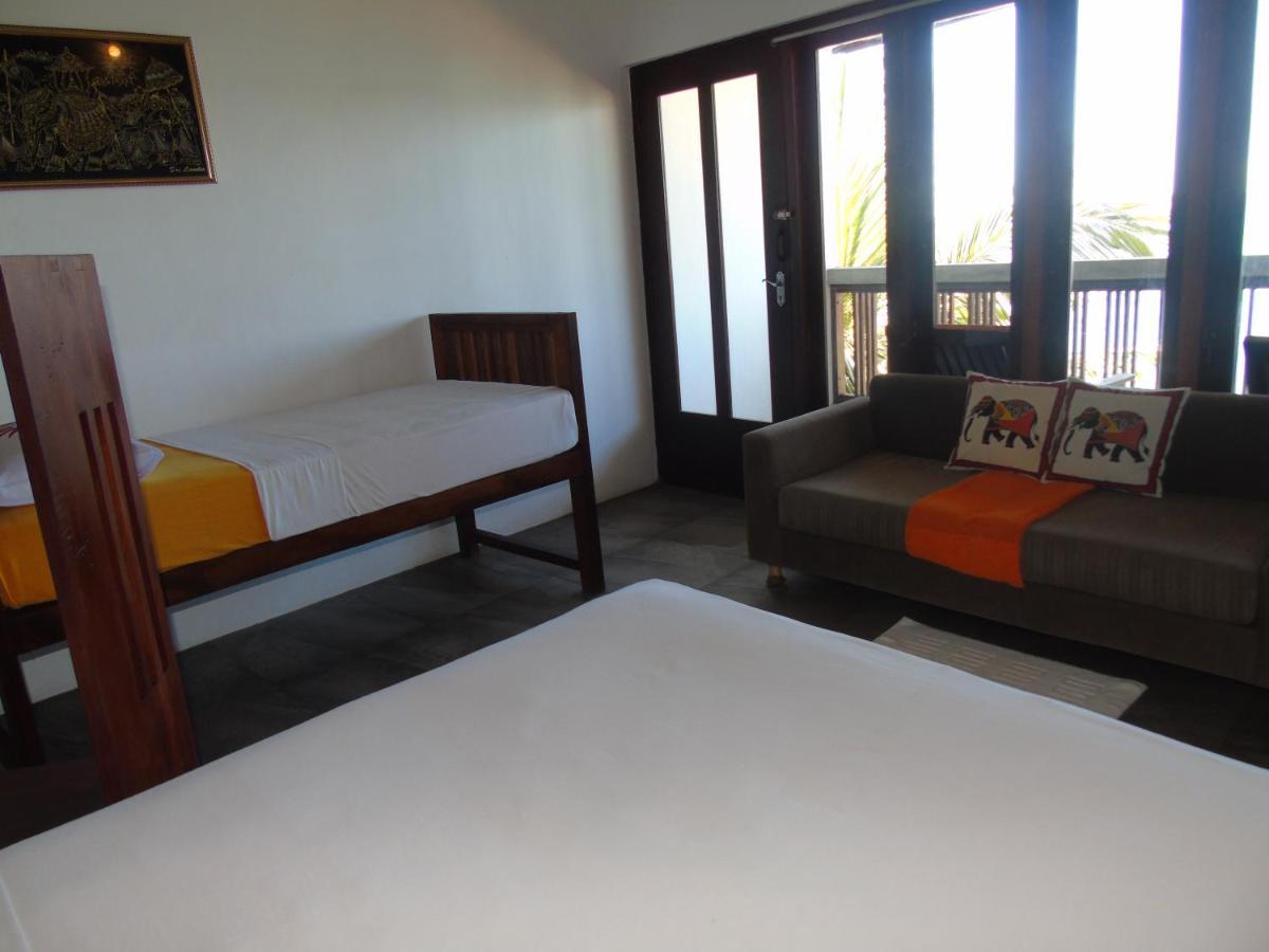 Banana Beach Unawatuna Buitenkant foto